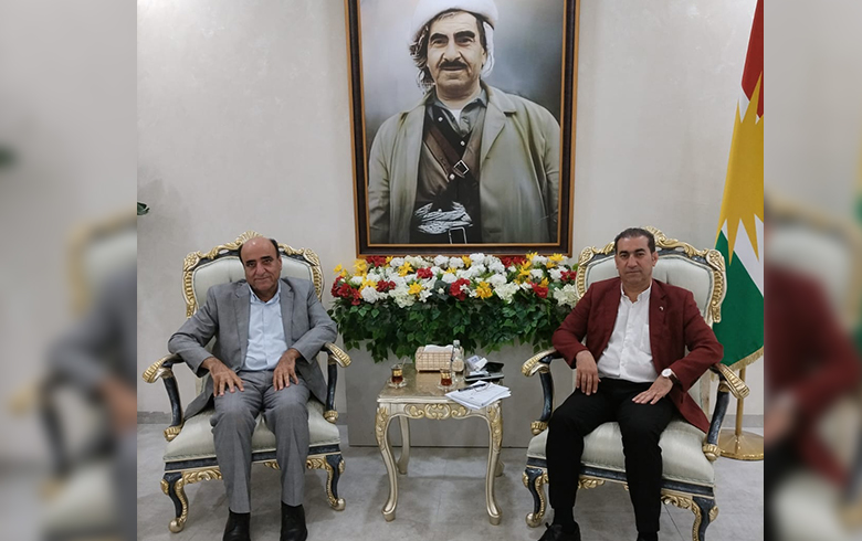 وفد من ممثلية إقليم كوردستان لـ ENKS يلتقي مع إدارة معبر بيشابور 