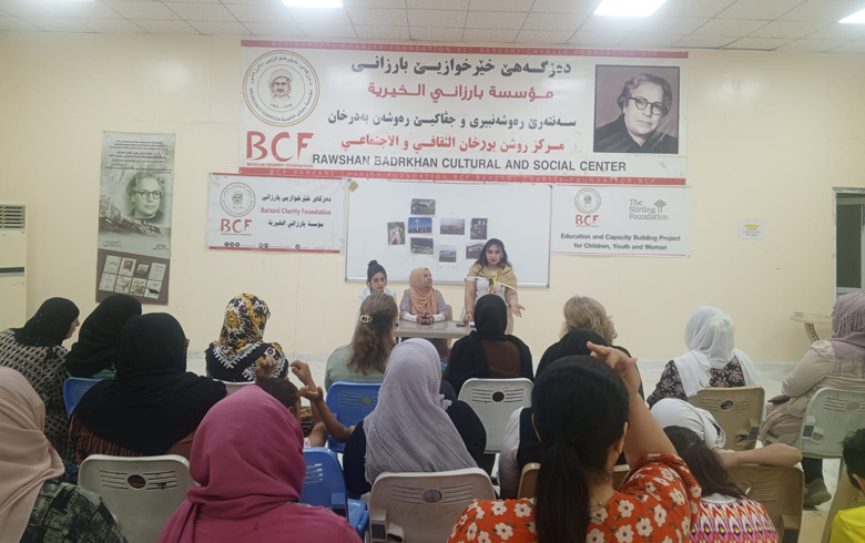 PDK-Sê semînareke siyasî û çandî li kampa Gewêlan li dar xist