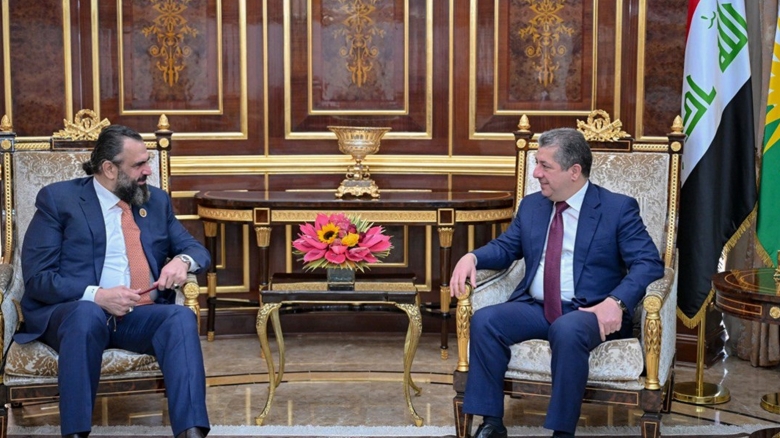 مسرور بارزاني يستقبل الشيخ نهرو الشيخ محمد الكسنزاني مسرور بارزاني يستقبل الشيخ نهرو الشيخ محمد الكسنزاني