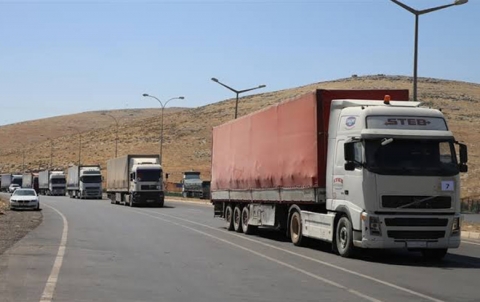 Netewên Yekgirtî: di meha bûrî de 40 barhilgirên alîkariyên mirovî derbasî Sûriyê bûn
