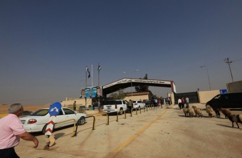 سوريا تنقل رعاياها من الأردن برا عبر معبر نصيب الحدودي