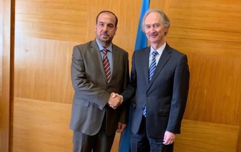 رئيس هيئة التفاوض يلتقي بيدرسن