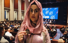 الكونغرس الأمريكي يكرم شابة كوردية 