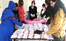 قامشلو... اتحاد نساء كوردستان سوريا يوزع الكمامات الواقية 